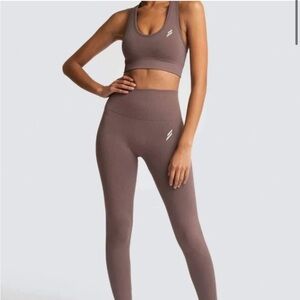 XS set. Doyoueven brown leggings and bra.